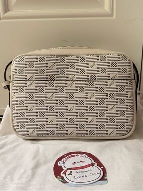 Moreau Paris Savoie 24 Pm Shoulder Bag in Ivory